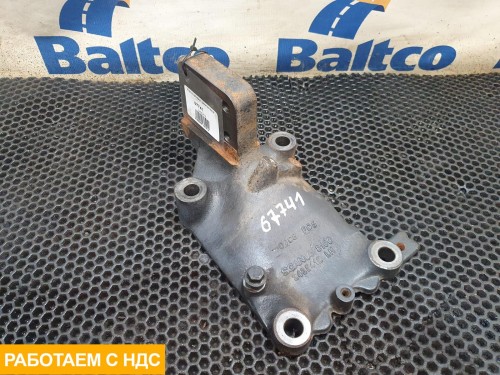 Кронштейн двигателя левый