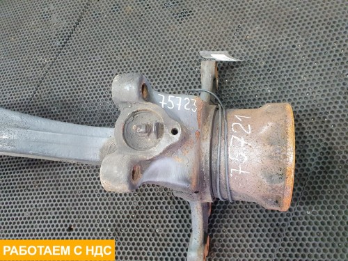 Кулак поворотный правый